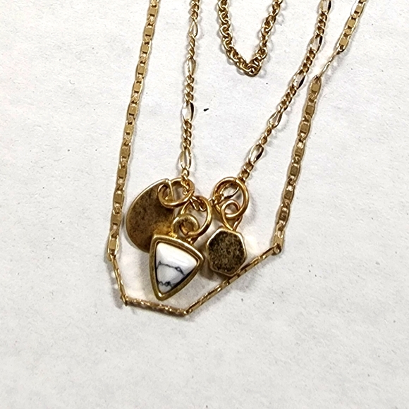 🔥NWT🔥30pc Gold Toned Necklace Bundle - Picture 14 of 15